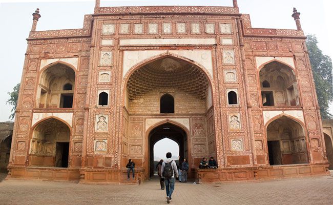 Mughal Empire: Tomb of Jahangir